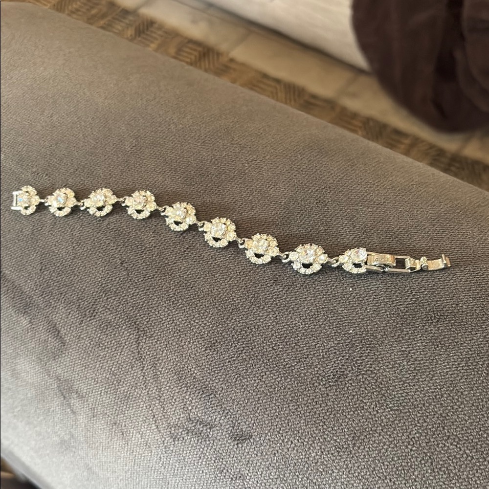 Chloe+Isabel Swept Away Bracelet